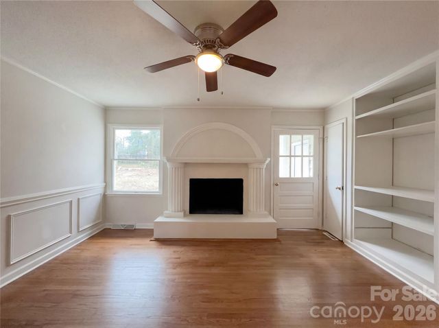 3695 Lake Shore Road S, Denver, NC 28037