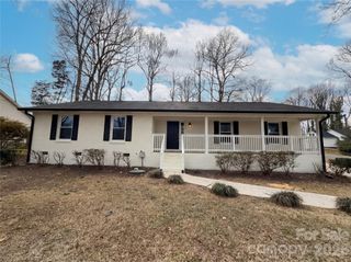 3695 Lake Shore Road S, Denver, NC 28037