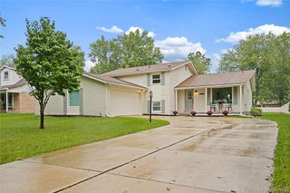 8240 Hampton Road, Grosse Ile Township, MI 48138