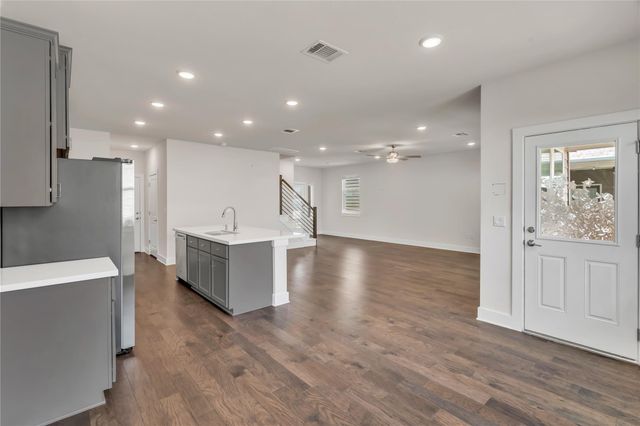 15607 Ellinger DR, Austin, TX 78728