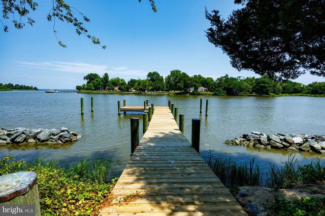 2208 HORNS POINT RD, Cambridge, MD 21613