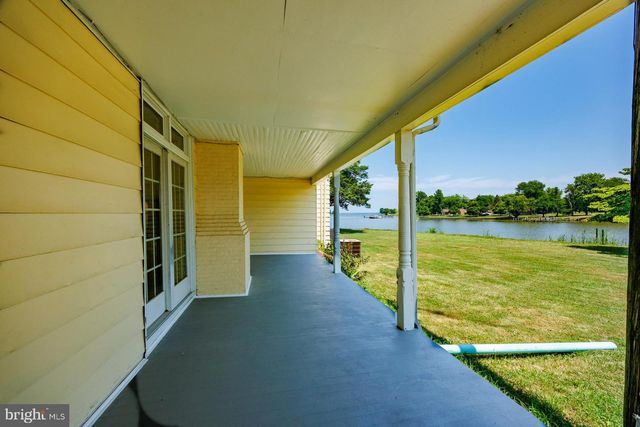 2208 HORNS POINT RD, Cambridge, MD 21613