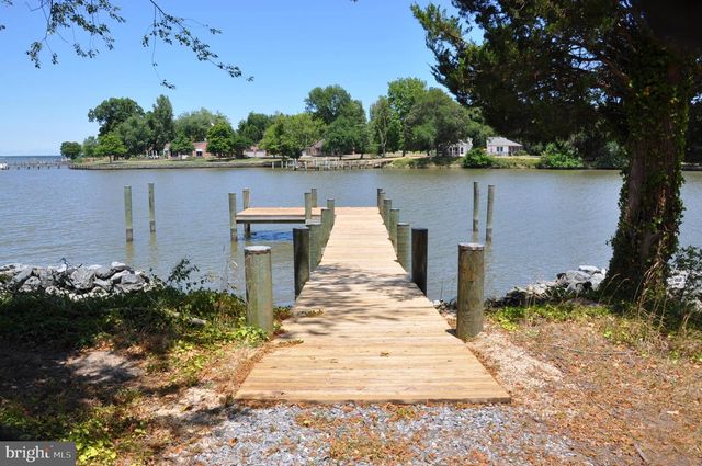 2208 HORNS POINT RD, Cambridge, MD 21613