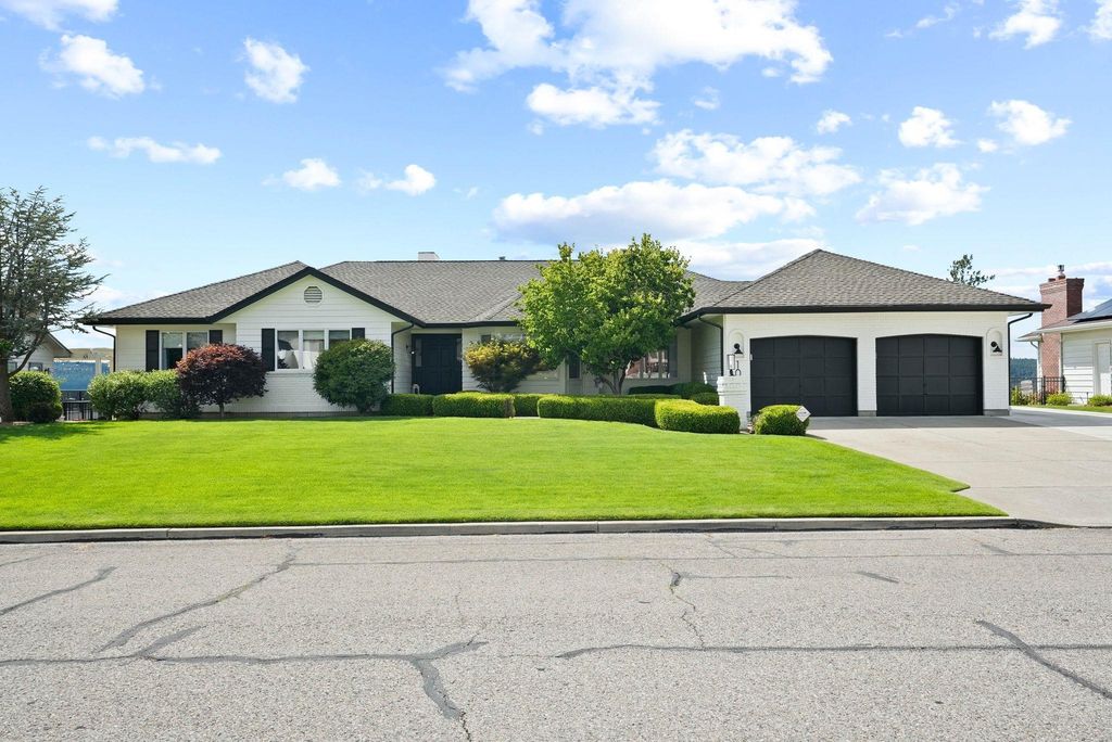 10107 N Comanche Dr, Spokane, WA 99208