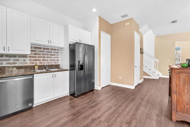 516 SW 147th Terrace 4-43, Pembroke Pines, FL 33027