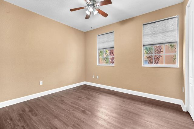 516 SW 147th Terrace 4-43, Pembroke Pines, FL 33027