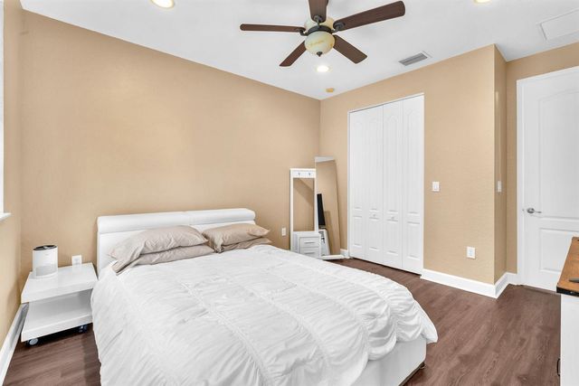 516 SW 147th Terrace 4-43, Pembroke Pines, FL 33027
