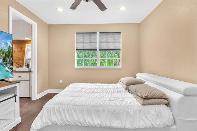 516 SW 147th Terrace 4-43, Pembroke Pines, FL 33027