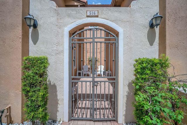 516 SW 147th Terrace 4-43, Pembroke Pines, FL 33027