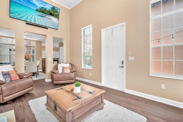 516 SW 147th Terrace 4-43, Pembroke Pines, FL 33027