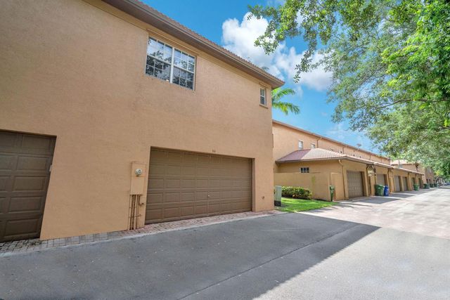516 SW 147th Terrace 4-43, Pembroke Pines, FL 33027