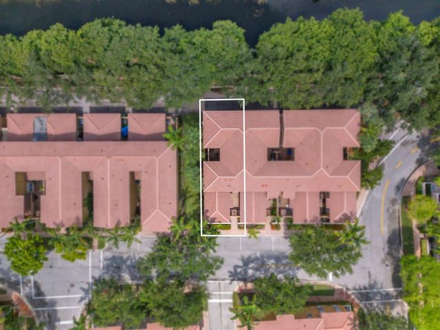 516 SW 147th Terrace 4-43, Pembroke Pines, FL 33027