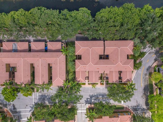 516 SW 147th Terrace 4-43, Pembroke Pines, FL 33027