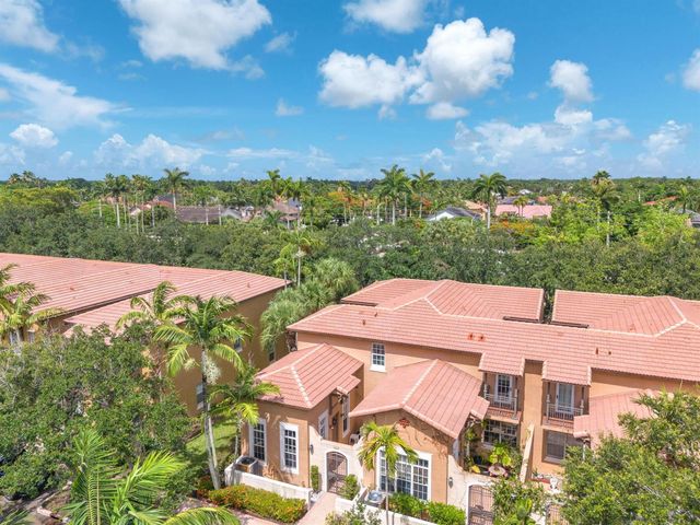 516 SW 147th Terrace 4-43, Pembroke Pines, FL 33027