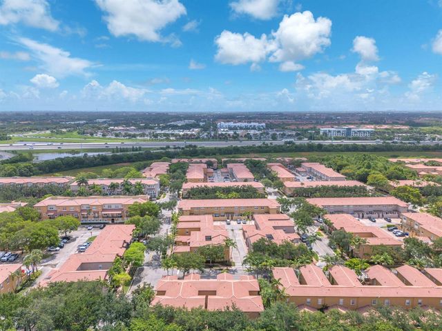 516 SW 147th Terrace 4-43, Pembroke Pines, FL 33027