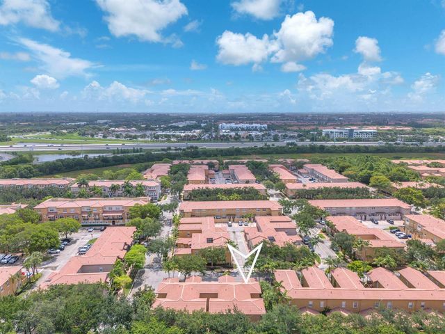 516 SW 147th Terrace 4-43, Pembroke Pines, FL 33027