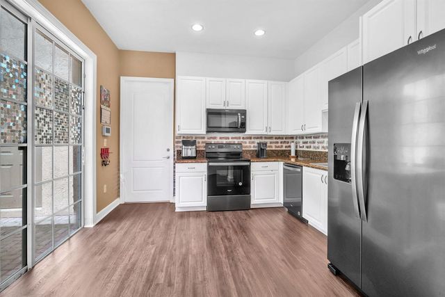 516 SW 147th Terrace 4-43, Pembroke Pines, FL 33027