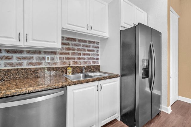 516 SW 147th Terrace 4-43, Pembroke Pines, FL 33027