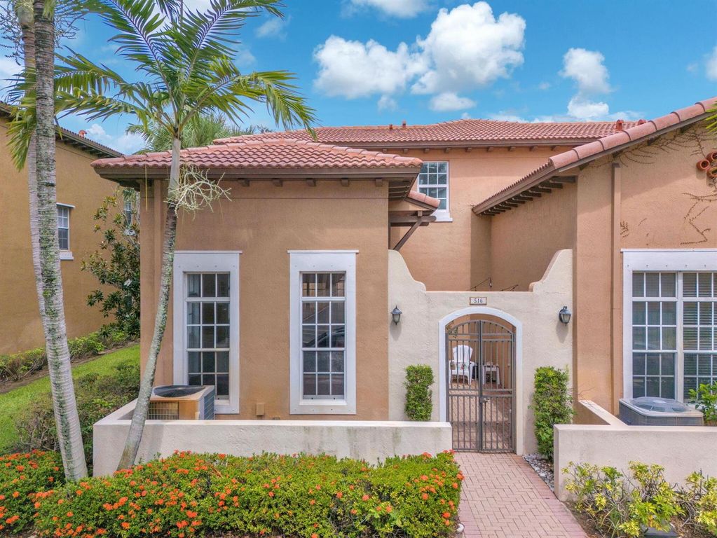 516 SW 147th Terrace 4-43, Pembroke Pines, FL 33027