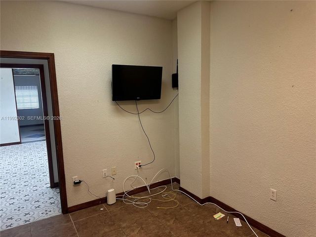 257 N Krome Ave, Homestead, FL 33030