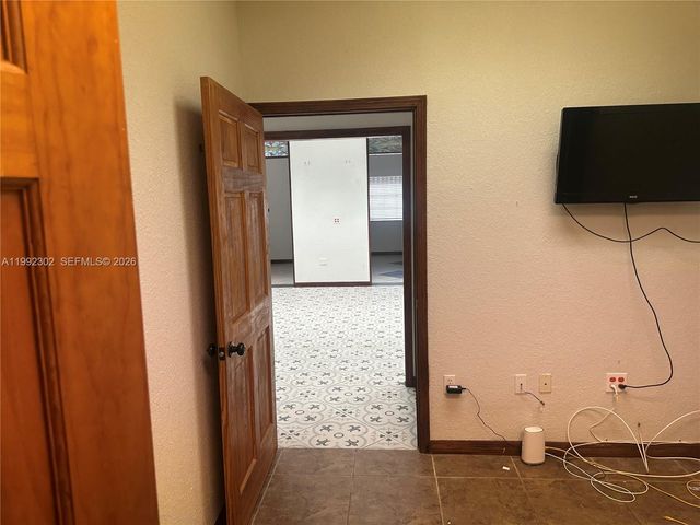 257 N Krome Ave, Homestead, FL 33030