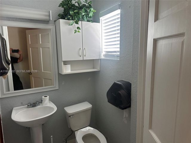 257 N Krome Ave, Homestead, FL 33030