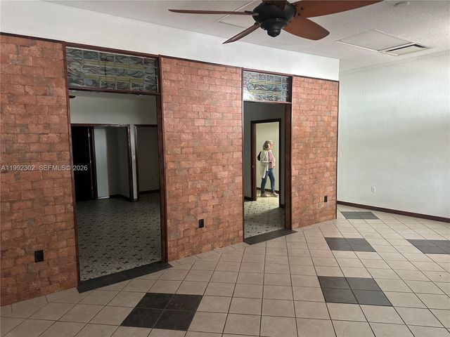 257 N Krome Ave, Homestead, FL 33030