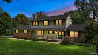 6025 Venice Drive, Commerce Twp, MI 48382