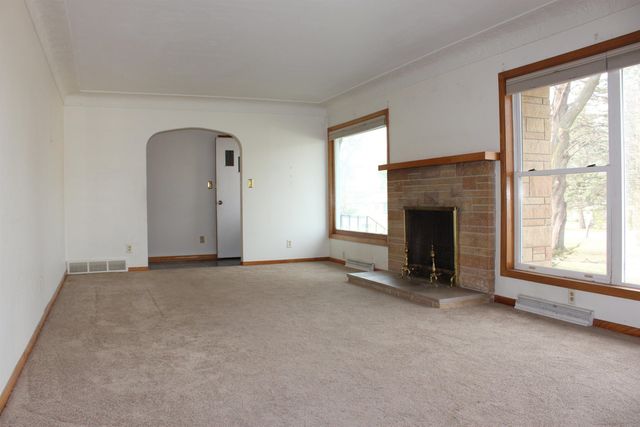 3004 McClain Drive, Cedar Falls, IA 50613