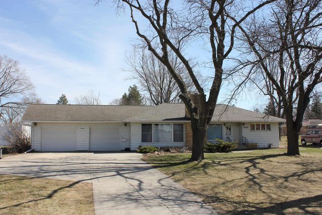 3004 McClain Drive, Cedar Falls, IA 50613