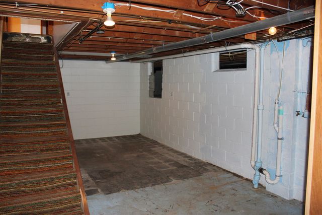 3004 McClain Drive, Cedar Falls, IA 50613