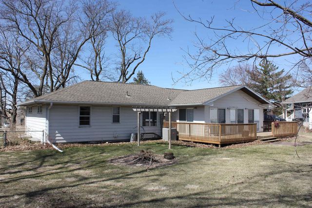 3004 McClain Drive, Cedar Falls, IA 50613
