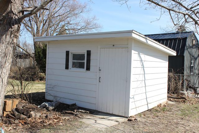 3004 McClain Drive, Cedar Falls, IA 50613