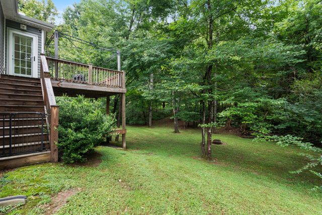 117 E Circle Dr, Burns, TN 37029