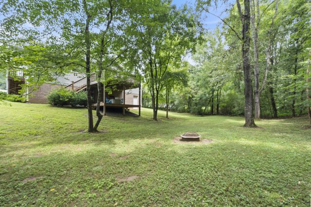 117 E Circle Dr, Burns, TN 37029