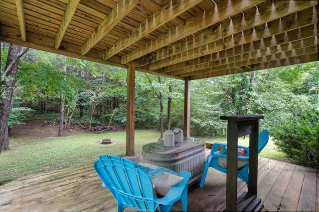 117 E Circle Dr, Burns, TN 37029
