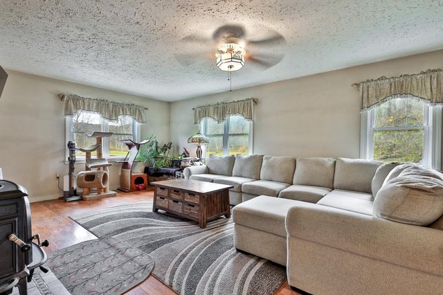 2140 Brandon Mountain Road, Rochester, VT 05767