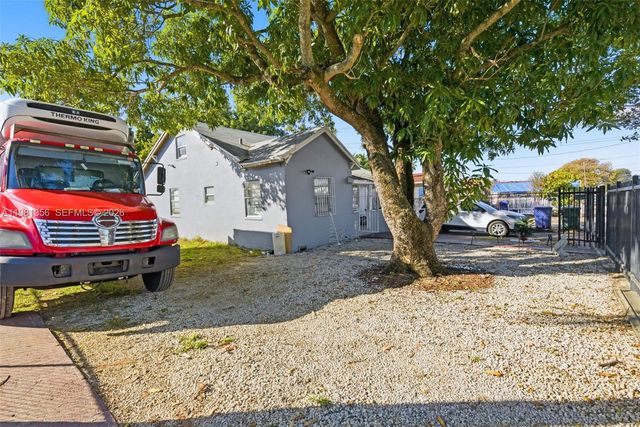 2142 NW 33rd St, Miami, FL 33142