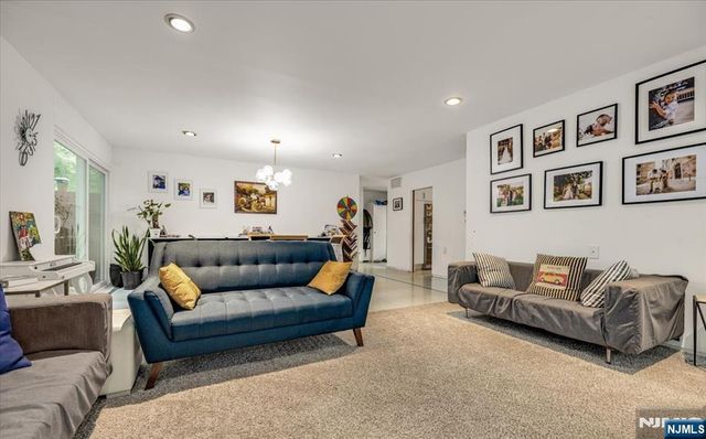 11 Fern River Road, Wayne, NJ 07470
