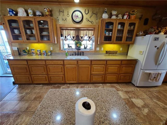 609 County Road 420, Taylor, TX 76574