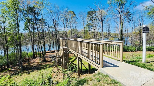 10840 Cove Point Drive, Charlotte, NC 28278