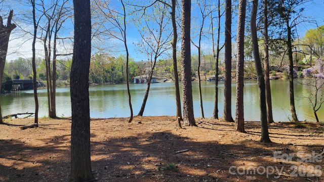 10840 Cove Point Drive, Charlotte, NC 28278