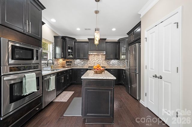 10840 Cove Point Drive, Charlotte, NC 28278