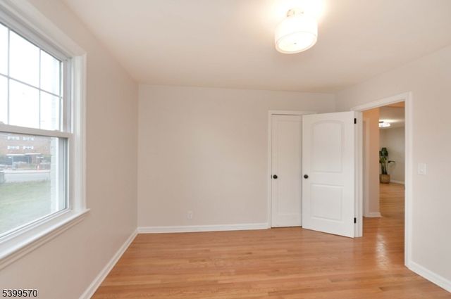 16 Liberty St, Little Ferry Boro, NJ 07643