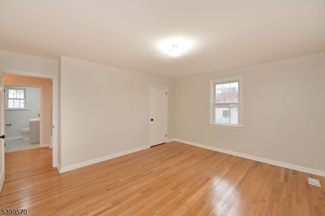 16 Liberty St, Little Ferry Boro, NJ 07643