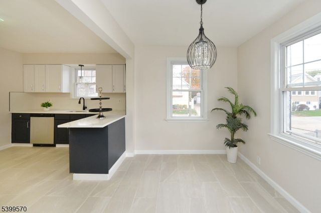 16 Liberty St, Little Ferry Boro, NJ 07643