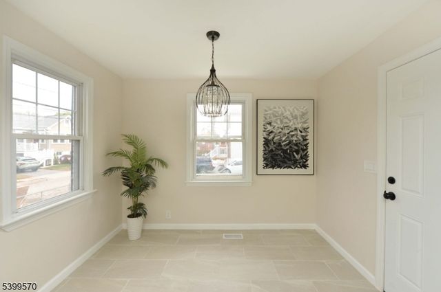 16 Liberty St, Little Ferry Boro, NJ 07643