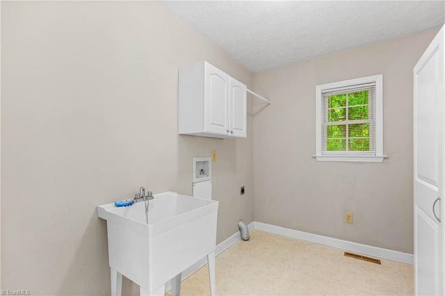 150 Anna Way, Mount Airy, NC 27030