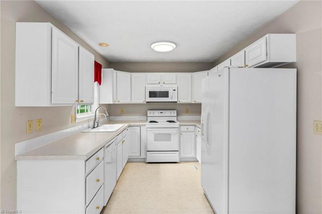 150 Anna Way, Mount Airy, NC 27030