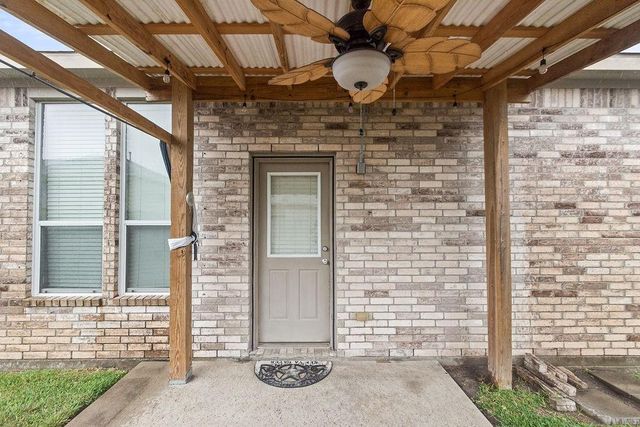 225 Splintered Arrow Drive, La Marque, TX 77568